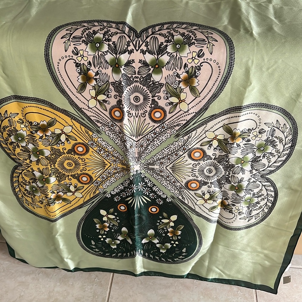 Shamrock Scarf NWT